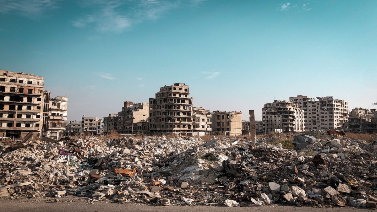 Gazans shelter in damaged buildings as reconstruction stalls Gazans shelter in damaged buildings as reconstruction stalls