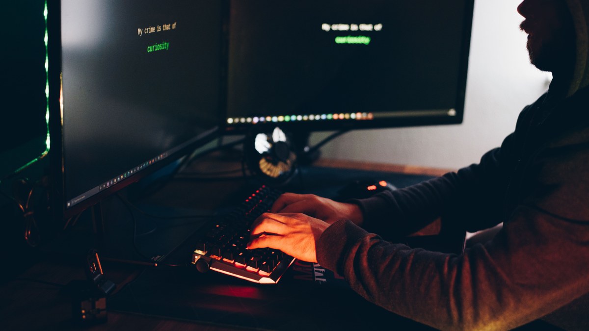 Pakistan arrests 212 in call centre fraud crackdown