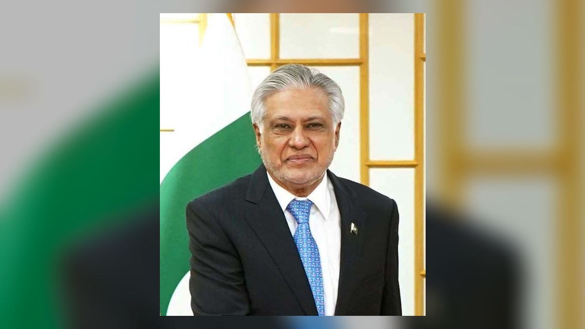 Pakistan FM urges Iran to safeguard shipping amid strait tensions